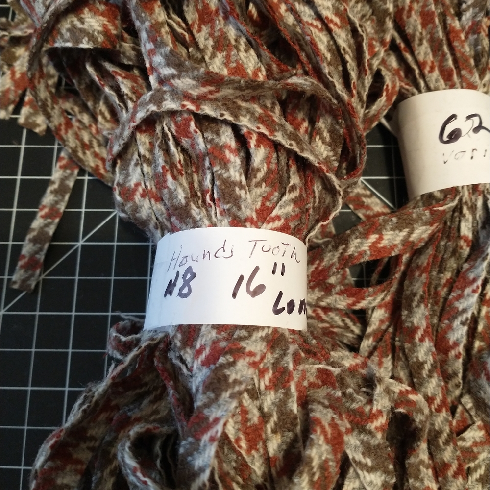Wool strips Houndstooth‎ pattern. Firm